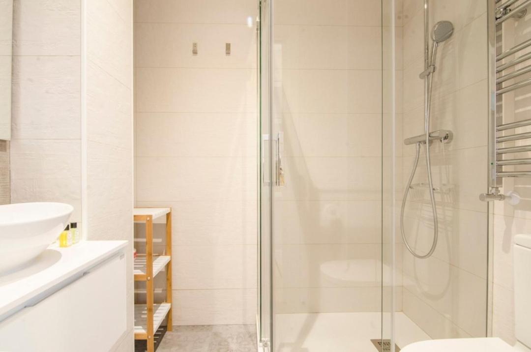 Appartement Modern And Cozy- 2 Bedrooms 2 Bathrooms- San Eugenio- Mintystay