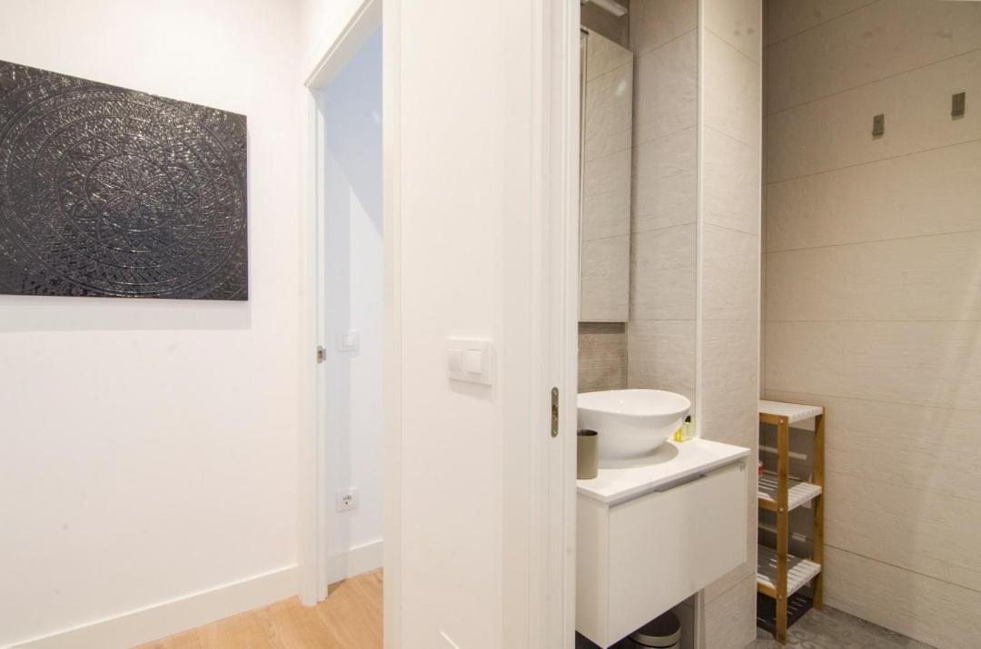 Modern And Cozy- 2 Bedrooms 2 Bathrooms- San Eugenio- Mintystay Appartement Madrid